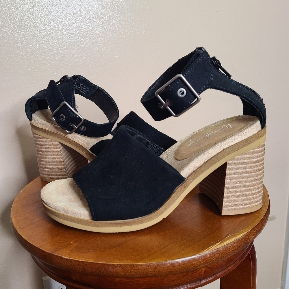 Wonderly Shirah Block Heel Sandals